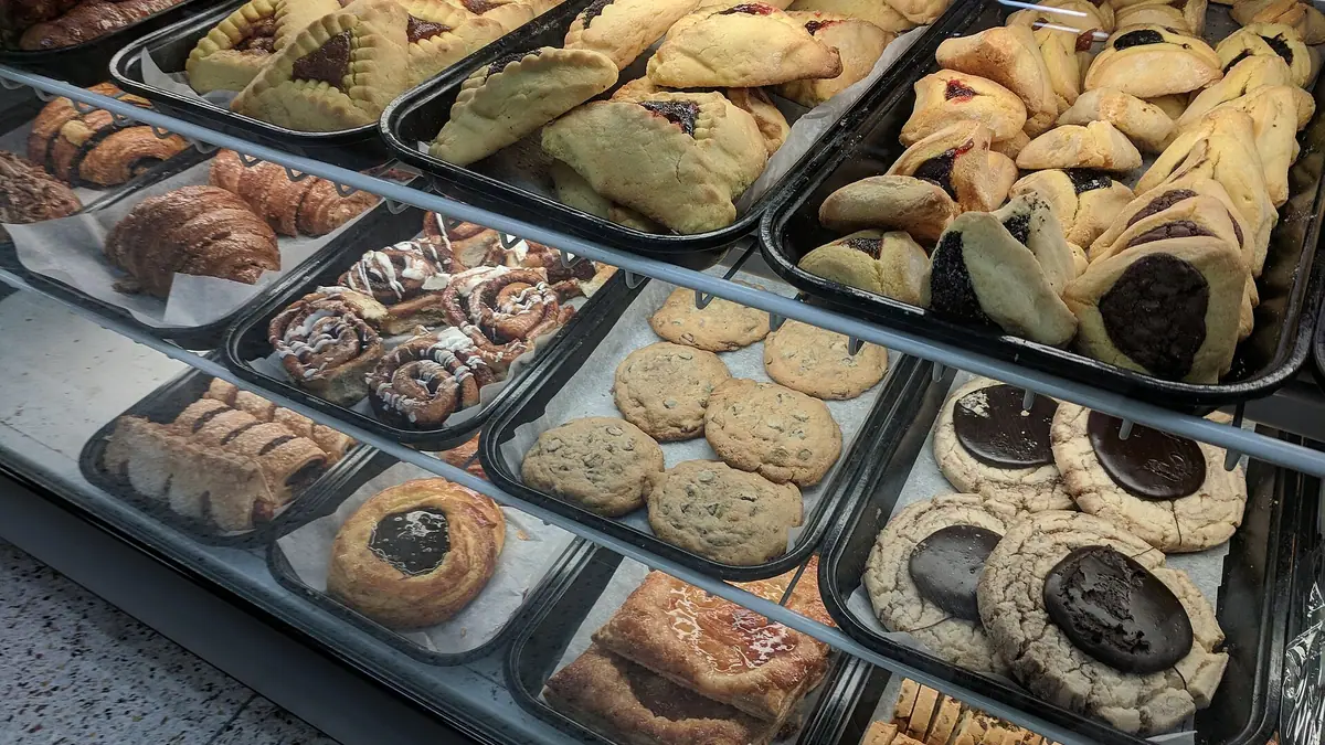 Birds Bakery – bakery in Shelthorpe, Loughborough